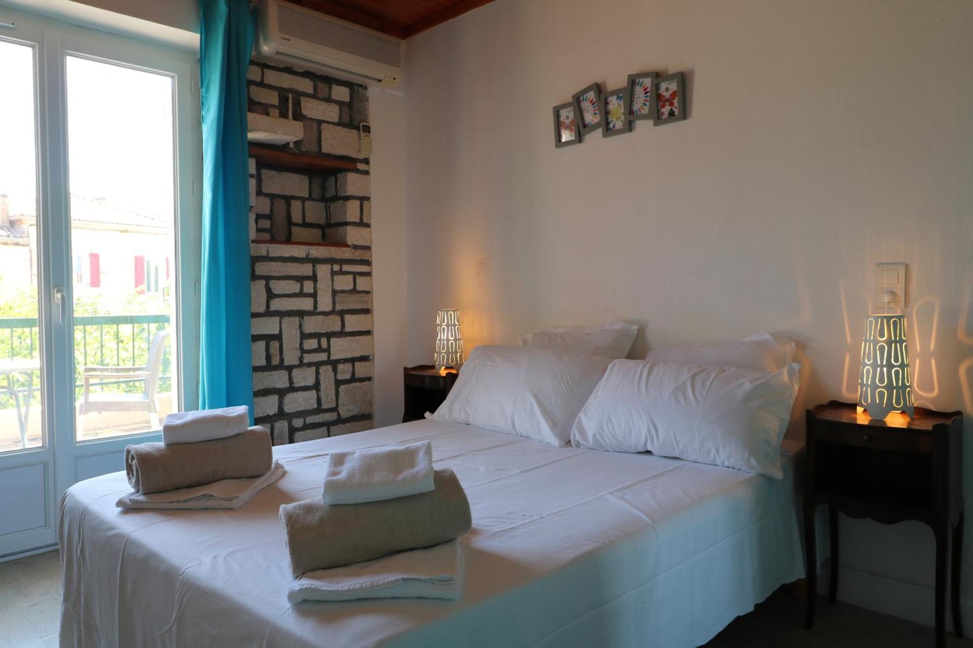 Hotel De L'Aven Orgnac-lʼAven Habitación foto